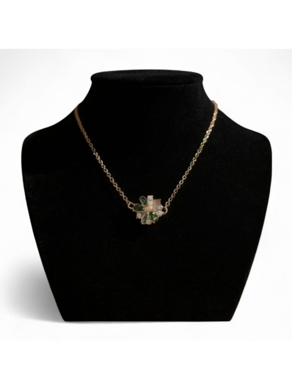 ✨ White House Black Market Peridot & Crystal Pendant Necklace – NWT